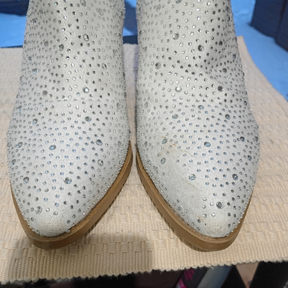 Charlotte Russe Sparkling White Heeled Boots - Picture 9 of 10